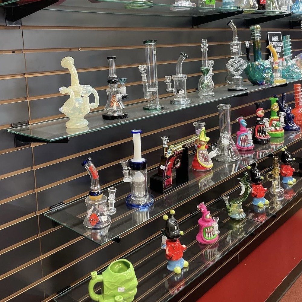 Premium glass water pipes with modern artistic designs